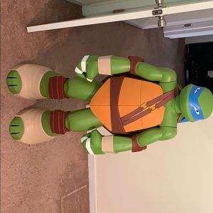 Life-size Leonardo Ninja Turtle With Storage Shell